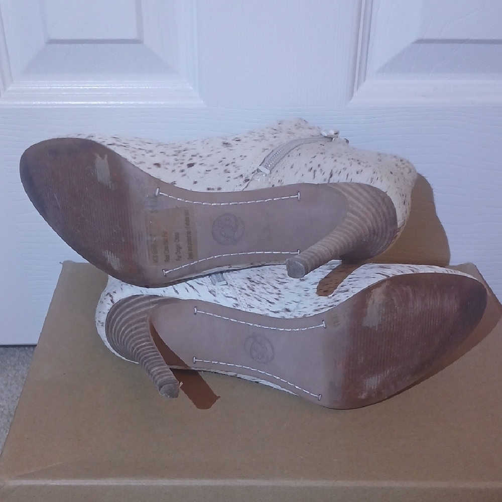 EUC Lucky Brand Cow Hair Fur Speckled Ankle Booties With Original Box- 8.5 - Picture 7 of 10